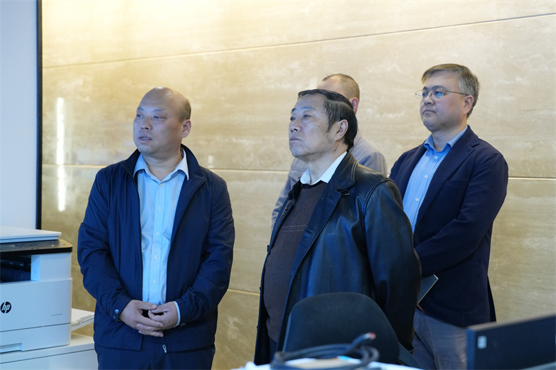 精誠動態丨秦商總會黨委書記、秘書長等領導一行蒞臨精誠走訪調研